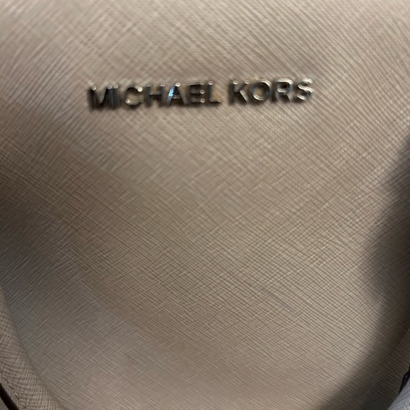 Michael Kors Gray Satchel with Sleek Design and Metallic Accents - Picture 4 of 16